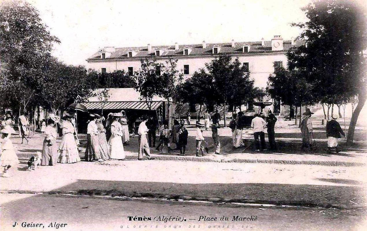2051- Tenes - Place du Marche.jpg
